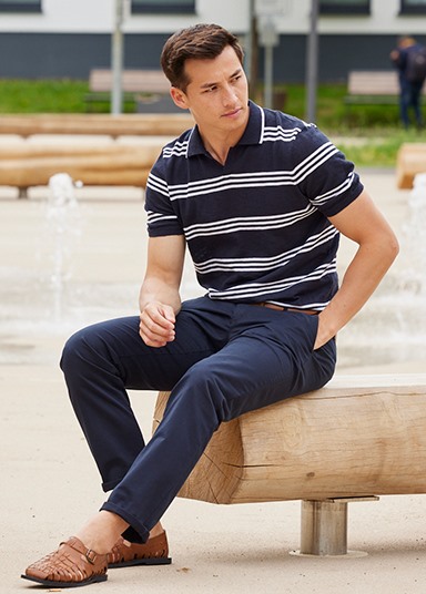 Pantaloni albastri